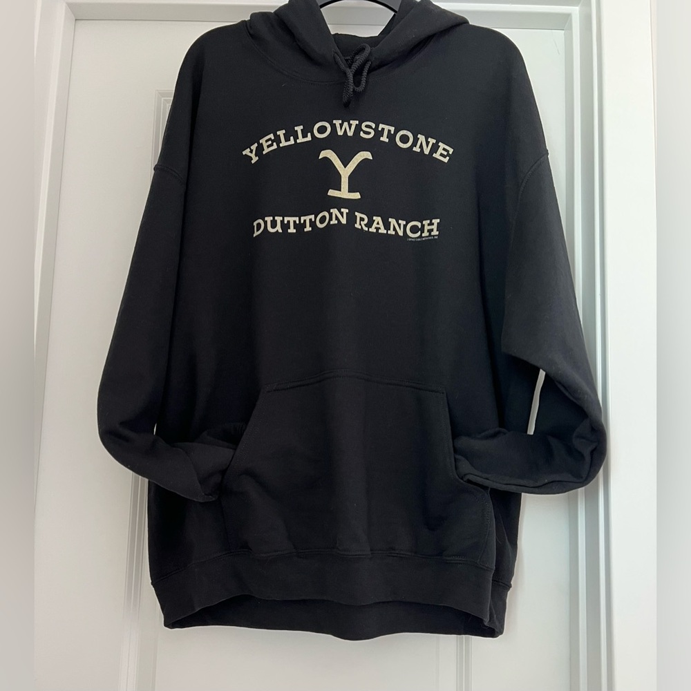 Men’s Yellowstone Dutton Ranch Black Hoodie. Size XL.